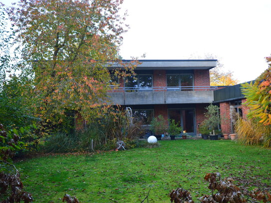 5-Zi.-Architektenbungalow mit 1.152 m² - Parkgrundstück u. 2 Bädern in Lappersdorf-Hoher Sand