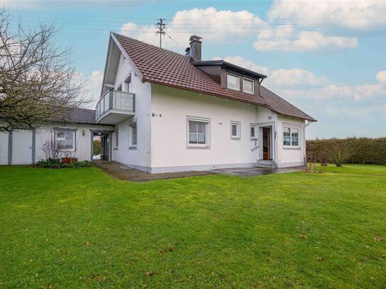 ** Freistehendes Einfamilienhaus mit Wintergarten und großem Grundstück ** *** 3 Garagen und Ausbaupotenzial ***