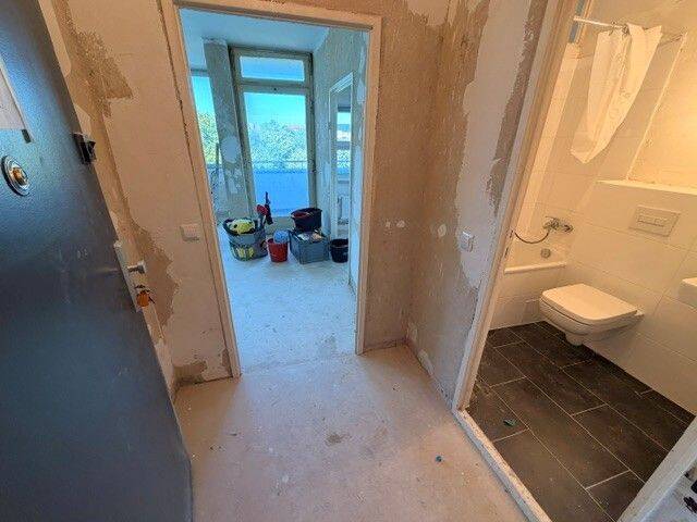 City-Vibes - renovierungsbedürftige 1-Zimmer Wohnung mit Potenzial! - Photo 1