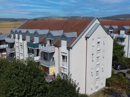 Schöne 3-Zimmer-Wohnung mit Balkon, Einbauküche und Stellplatz in Dörfles-Esbach