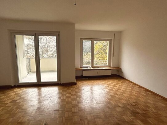 Schöne 3 Zimmer Wohnung mit Balkon