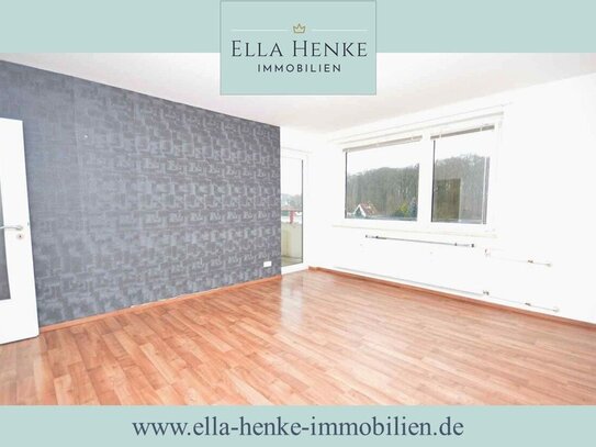 Moderne, großzügige 3-Zimmer-Wohnung mit Fahrstuhl, neuwertiger Einbauküche + Balkon.