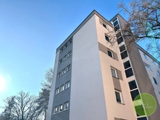 ** Wohlfühl-Wohnung ** 4-Zimmer ** Süd-Loggia ** Aufzug ** naturnahe & zentrale Lage mit U-Bahn **