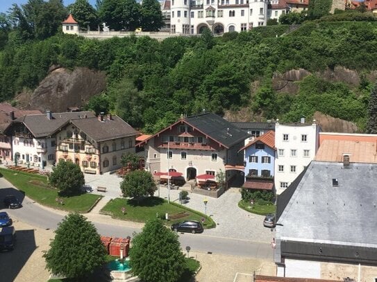 Historisches Haus mit zusätzlichen Geschäfts- Büroflächen aus dem Jahre 1577 am Marktplatz