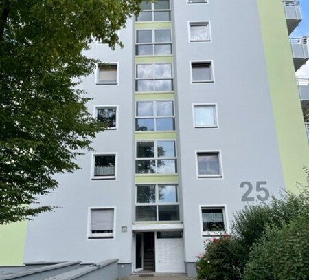 Ihre Zukunft - Ihre Wohnung: ideales 1-Zi.-Single-Appartment mit Balkon in Sanierungsphase