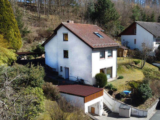 Einziehen - Wohlfühlen! Modernisiertes Wohnhaus mit funktionaler Raumaufteilung auf mehreren Ebenen