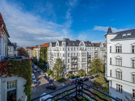 Direkt am Viktoria-Luise-Platz! Sanierte Eigentumswohnung in gepflegtem Altbau mit Balkon