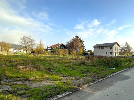 Sonniges Baugrundstück in ruhiger Lage