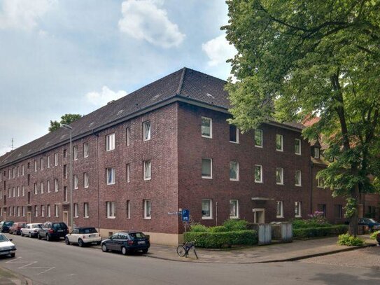 Individuelle 3-Zimmer-Wohnung mit ebenerdiger Dusche und Balkon in Sanierungsphase