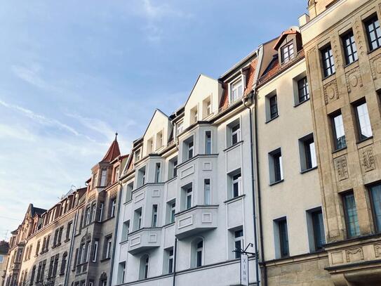 Ideale Lage in Stadtnähe! Helle und neuwertige 2 Zimmer Wohnung im Nürnberger Süden