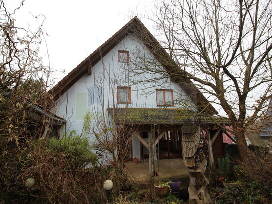 Erholen nicht nur am Wochenende ! Einfamilienhaus mit ELW in Blumberg-Achdorf.