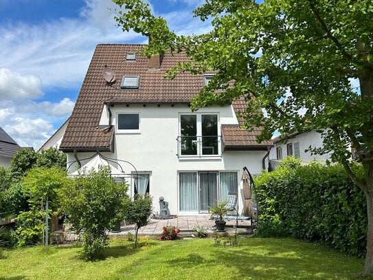 Modernisiertes Wohnhaus mit grüner Oase und vielen Extras