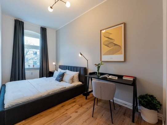 Modern gestaltete 2-Zimmer-Wohnung mit Balkon im Neukölln