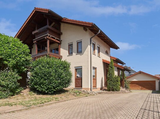 Wunderschönes, freistehendes Einfamilienhaus mit Doppel-Garage, Garten und Hof in 79261 Gutach-Bleibach