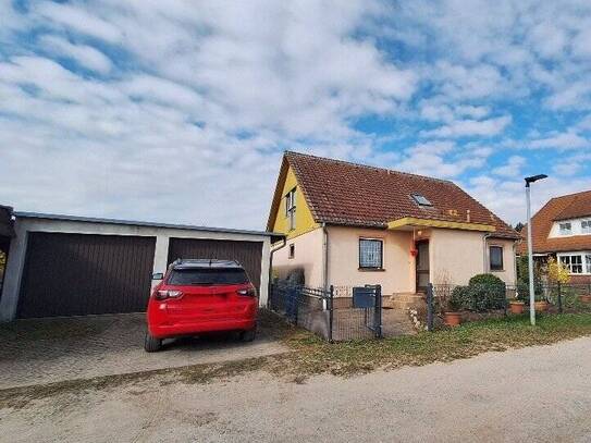 Freistehendes Einfamilienhaus mit Doppelgarage in ruhiger Lage in Schartau