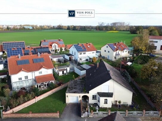 Großzügiges Einfamilienhaus, Wohnen aus einer Ebene, in Manching-Pichl