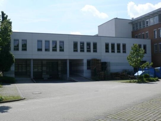 ++ PROVISIONSFREI ++ ca. 1.700 m² Hallenfläche (Rampe | 24/7 | Flughafen nah) zu vermieten