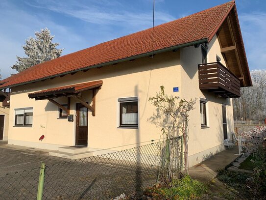 Ein- bis Zweifamilien-Haus in Oberpöring