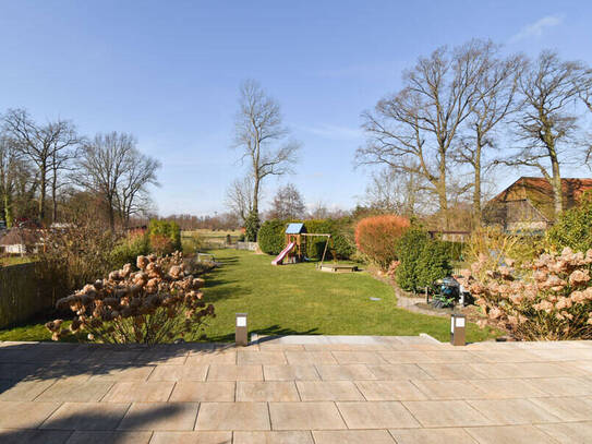 Familienfreundliches Einfamilienhaus mit ca. 4.000m² Grünland und herrlichem Garten!