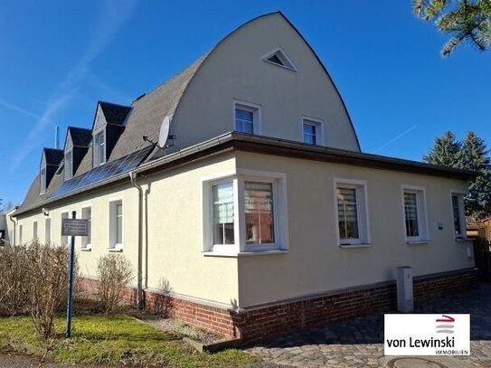 GEPFLEGTES, MARKANTES KULTURDENKMAL IN CHEMNITZ-ALTENDORF ...