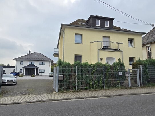 Exklusives Immobilienangebot in Siershahn: Neuwertiges EFH und saniertes MFH als Kapitalanlage