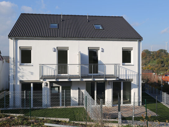 Doppelhaushälfte mit hoher Lebensqualität und vielen Nutzungsmöglichkeiten in schöner Lage Wilhermsdorfs