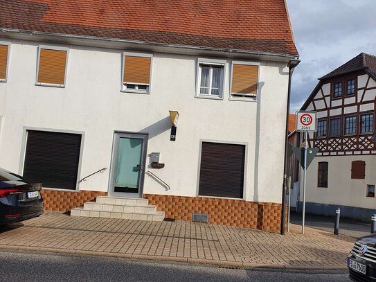 Wohnhaus mit ehemaligen Ladengeschäft im Ortszentrum von Echzell zu verkaufen