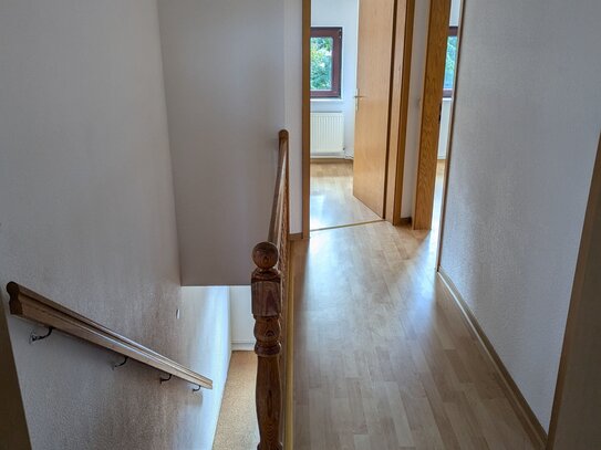 Uni-Nähe - 3 Zimmer Dachgeschosswohnung mit 91m² + Esszimmer mit Oberlicht, Badewanne