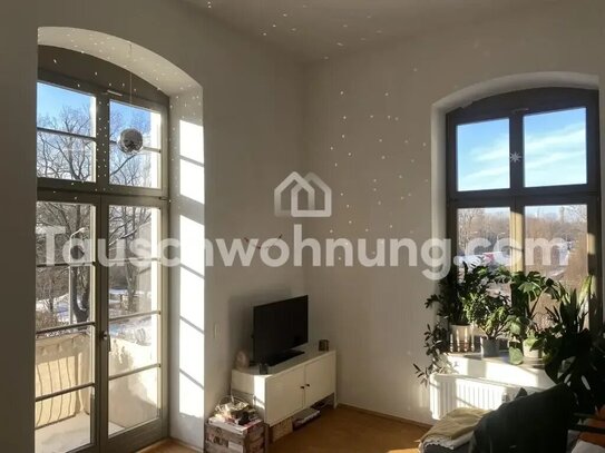 [TAUSCHWOHNUNG] Lichtdurchflutete Wohnung mit Blick auf die Stadt