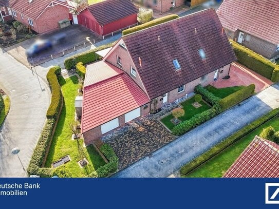 Vorbildlich gepflegte Doppelhaushälfte mit Doppelgarage in ruhiger Siedlungslage