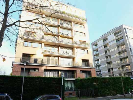 Lage Lage Lage! 2 Zimmer Wohnung mit großem Balkon und TG-Stellplatz direkt am Main.