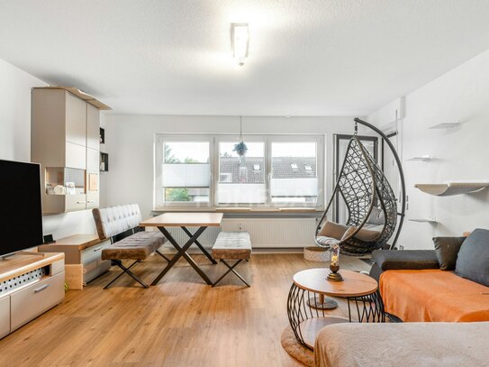 Top-Renovierte 3-Zimmer-Wohnung mit Einbauküche, Tageslichtbad, Garage und Süd-Loggia