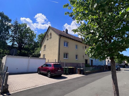 Rundum sorglos Paket.....solide Kapitalanlage mit Potential! 3 Fam. Haus, energetisch saniert + Baugrundstück!