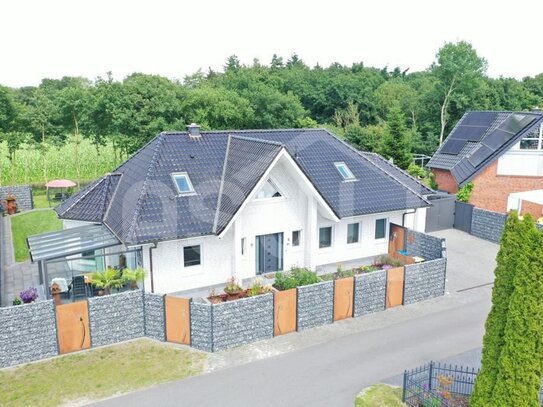 Hochwertig modernisierter Walmdachbungalow in traumhafter Wohnlage mit freiem Feldblick!