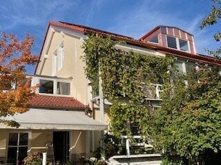 Großzügige Dachgeschosswohnung mit Blick ins Grüne!