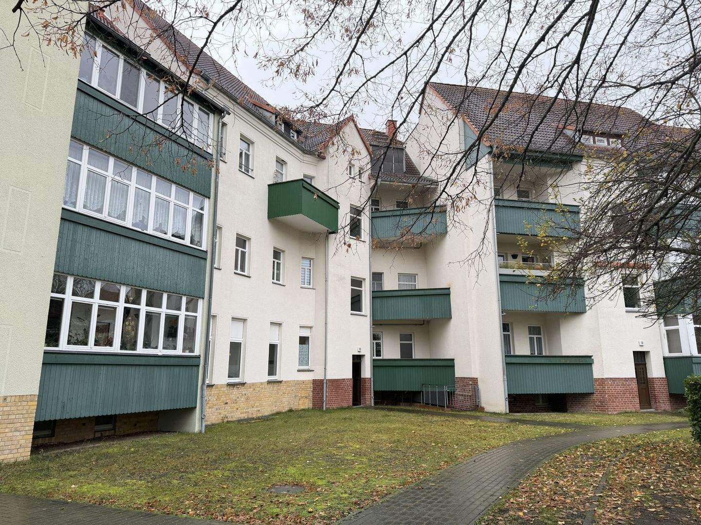 Attraktiv vermietete 2-Raum-Wohnung als solide Kapitalanlage im Denkmalhaus