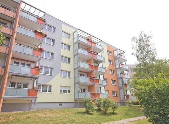 In der Herrichtung! 3 Räume mit schickem großem Balkon!