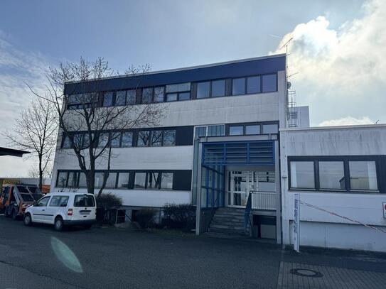 Büro- und Lagerräume im 1. OG in verkehrsgünstiger Lage / Kirchheim b. München