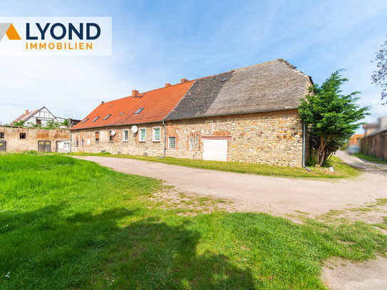 Bauernhaus mit Sanierungsbedarf, Tierhaltungsmöglichkeiten und Charme in Calbe (Saale) / Gottesgnaden!