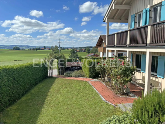 Sonnige Maisonettewohnung mit Terrasse und Garten