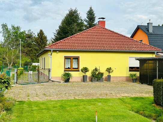 Großer Bungalow Leben auf einer Ebene mit Einliegerwohnung in Müncheberg!