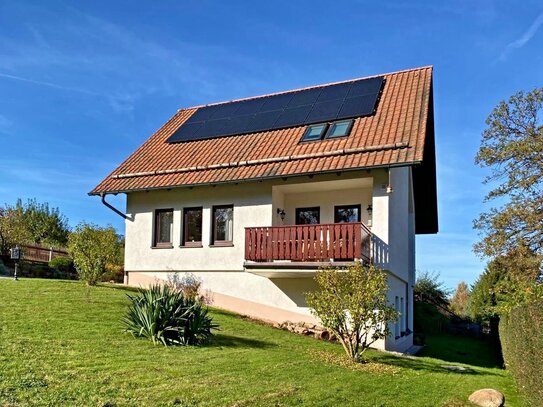 Großes Einfamilienhaus mit energieeffizienter Technik und tollem Blick