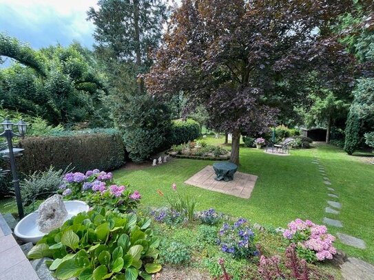 freistehender Bungalow mit parkähnlichem Garten in Mörlenbach