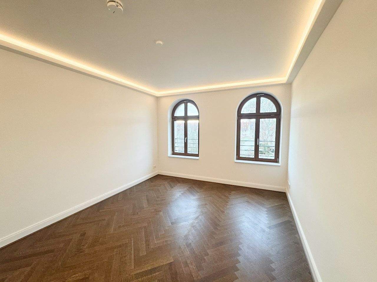 Toller Blick! + Erstbezug + Balkon + Dunkles Parkett * Fußbodenheizung * Wanne & Dusche * LED-Licht