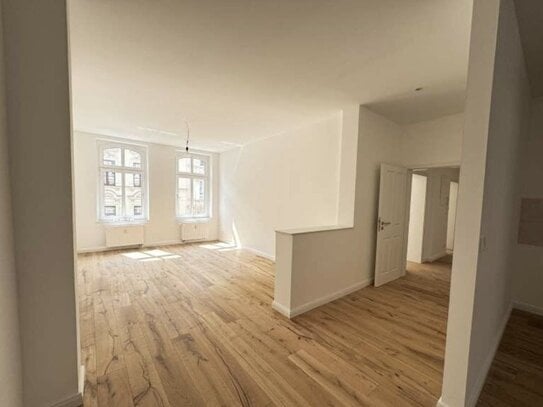 Angebot der Woche ! schöne 3-R.Wohnung ca.99m2 im2.OG.mit schöner sonnigen Balkon zu vermieten.