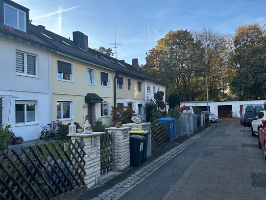 gut aufgeteiltes Mehrfamilienhaus- sanierungsbedürftig