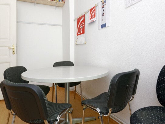 Seperater Büroraum im Coworkingspace Prenzlauer Berg - All-in-Miete