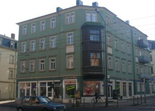 charmante 2 Raumwohnung mit Abstellraum, 1 Balkon und Kamin