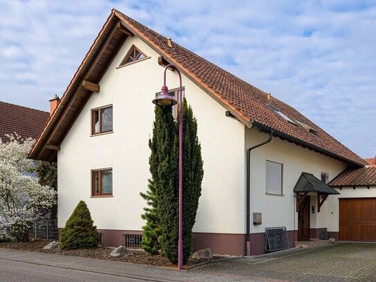 3-Zimmerwohnung im Dachgeschoss mit zusätzlichem Raum im Souterrain in Karlsdorf-Neuthard