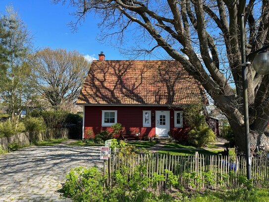 Idyllisches Schwedenhaus am Bodden in Wieck a. Darß